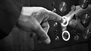 كيف تؤثر طريقة استخدامك للمصعد على سلامتك ؟